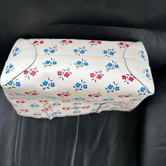 Coach Spring Shoulder Bag - White with Red & Blue Flowers, Great Condition - Picture 4 of 4